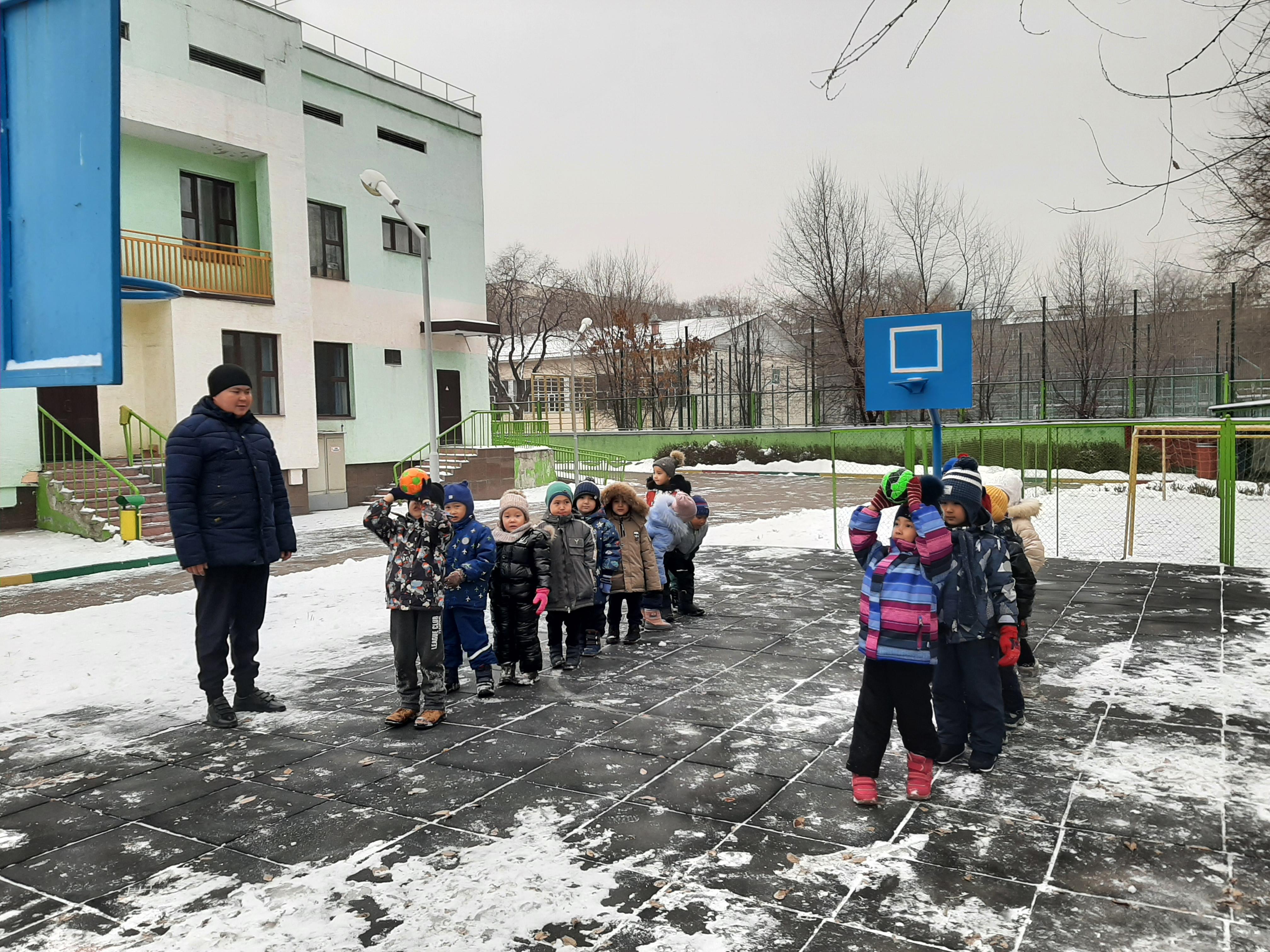 Денсаулық күні: «Қыс күштілер, батылдар, ептілер үшін!»Мектепалды «Ақжелкен» тобы