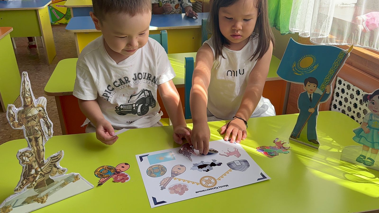 "Ата Заңым-айбарым" тақырыбында өткізілген үстел-үсті, дидактикалық ойындар, Ересектер "Құлыншақ" тобы