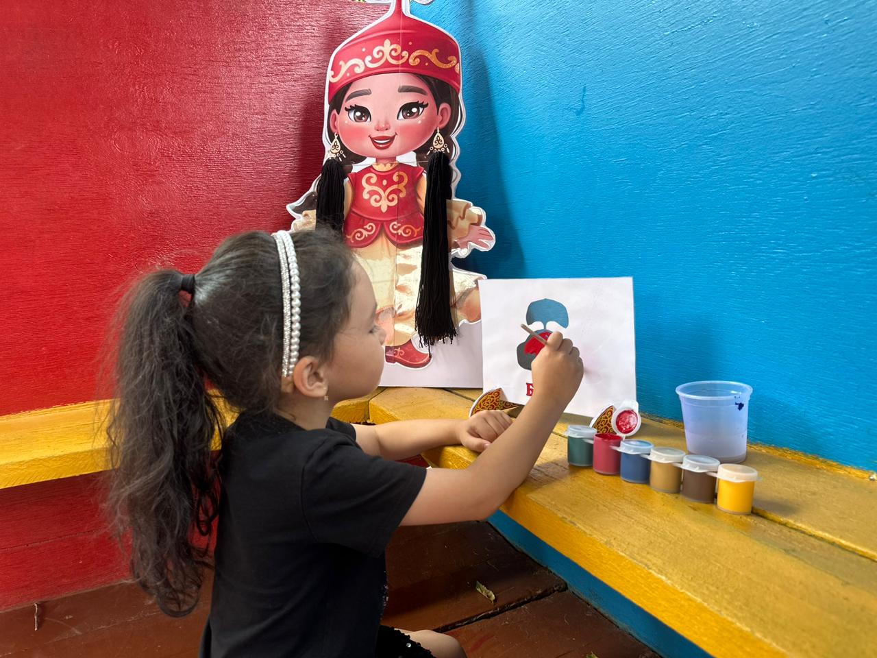 "Менің елім-бақыт мекені" тақырыбындағы ұйымдастырылған сурет көрмесі, Мектепалды "Ақжелкен" тобы