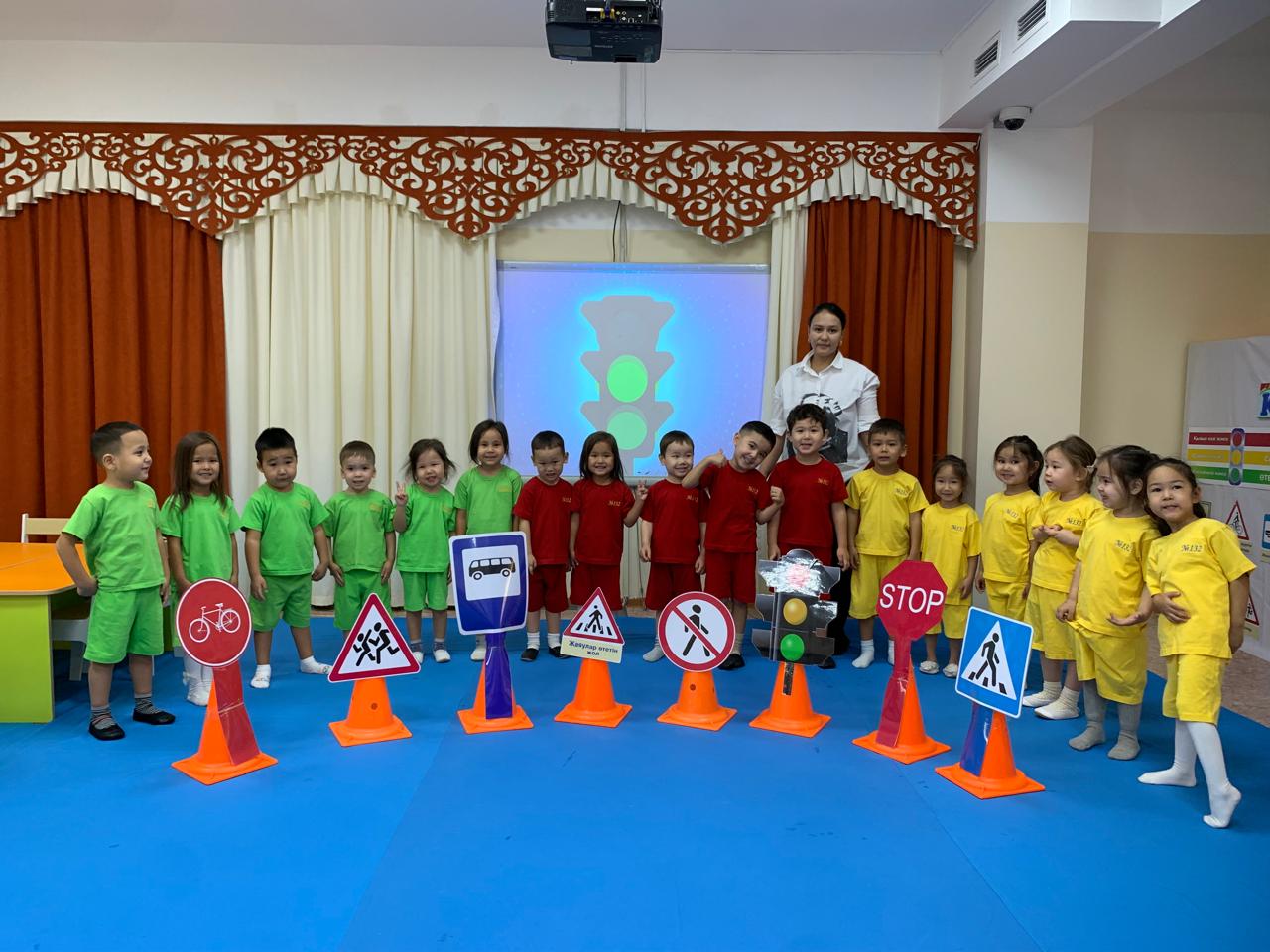 Ашық көрсетілім, Тақырыбы «Жол  тәртібін білейік, аман -есен жүрейік» Ересектер «Құлыншақ» тобы