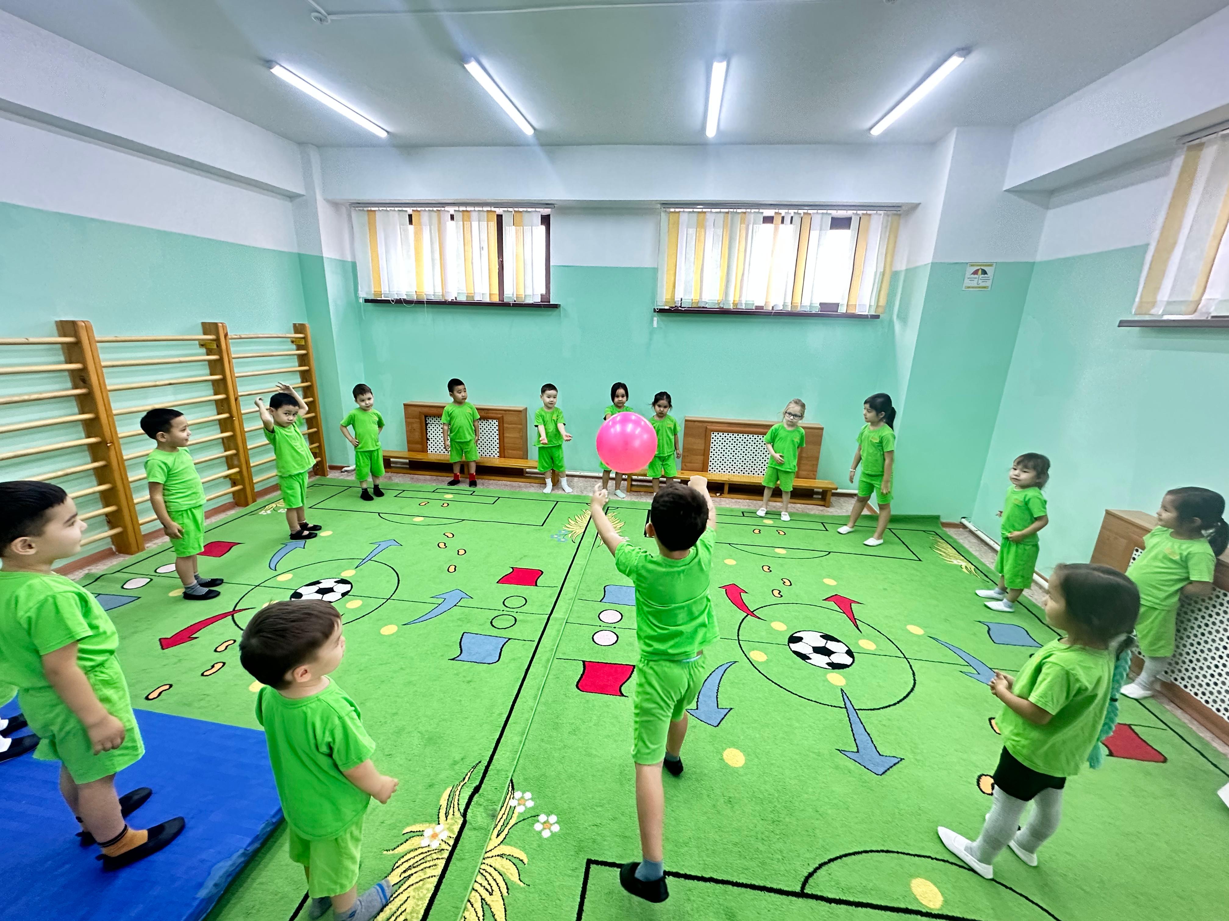 Дене шынықтыру мерекесі:  «Кел, бірге ойнайық!»Ересектер «Құлыншақ» тобы