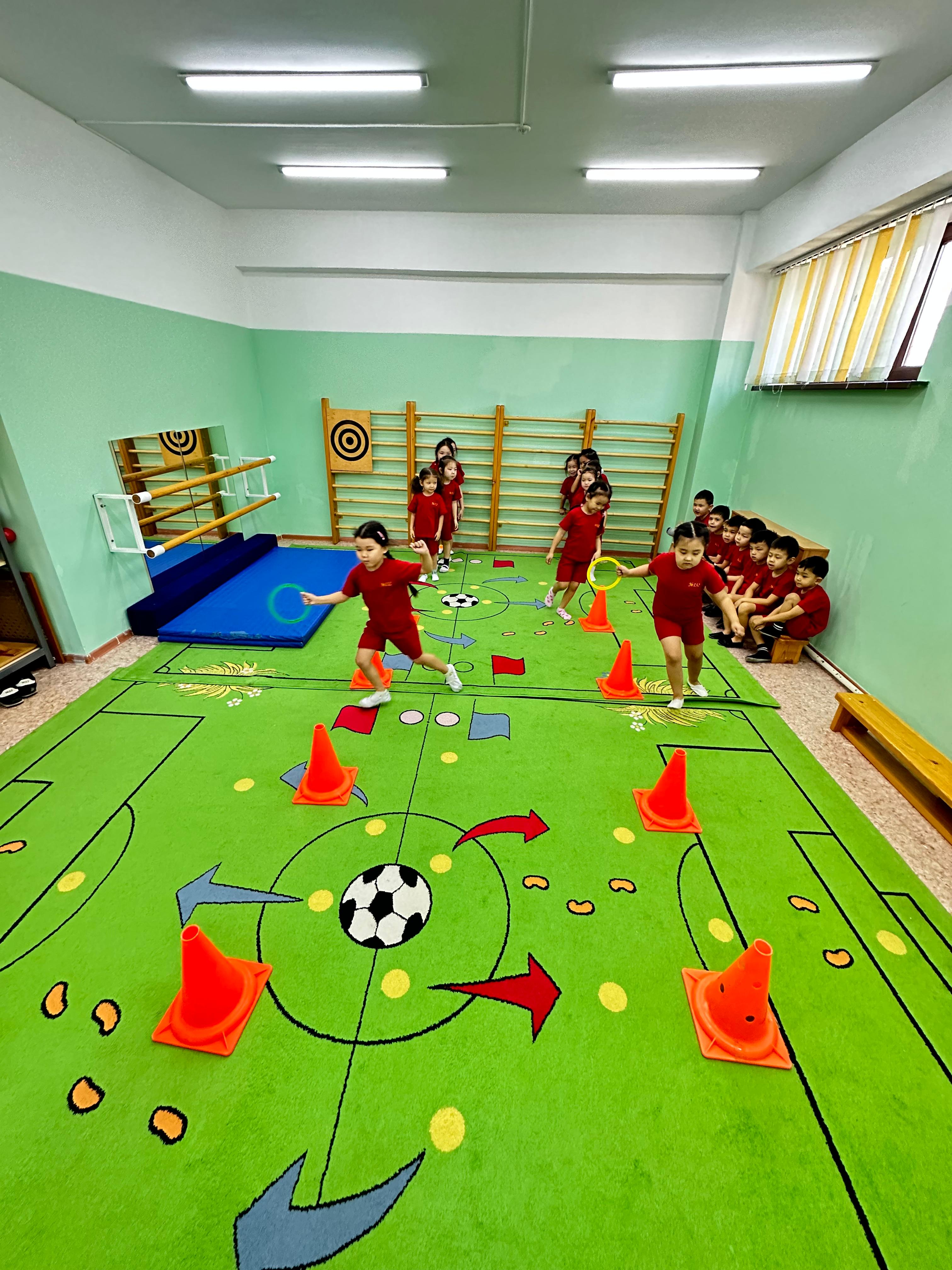 Дене шынықтыру мерекесі:  «Кел, бірге ойнайық!»Мектепалды «Күншуақ» тобы