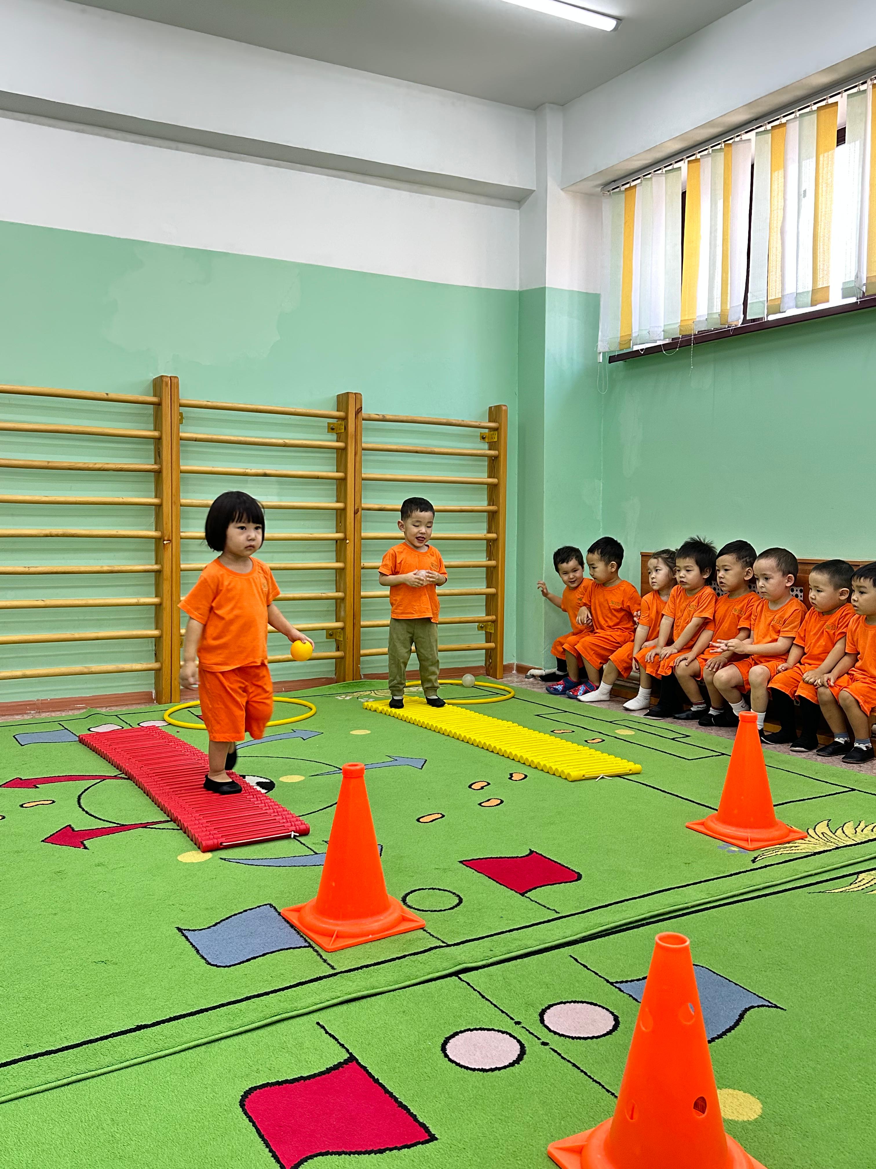 Дене шынықтыру мерекесі:  «Кел, бірге ойнайық!»Ортаңғы "Балдырған" тобы