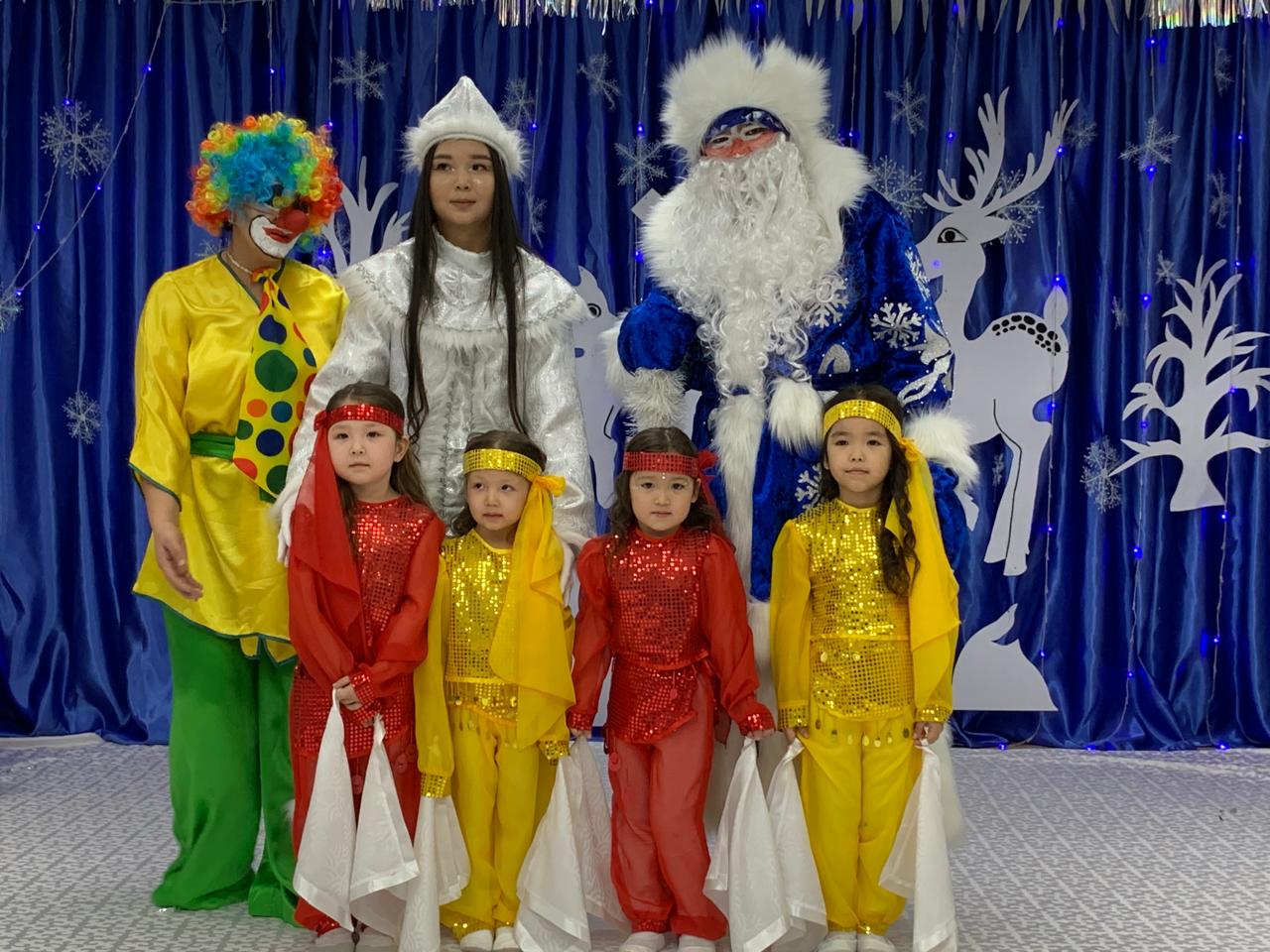 «Жаңа жылды жаңаша,  қарсы алайық тағы да!» Мектепалды «Күншуақ» тобы